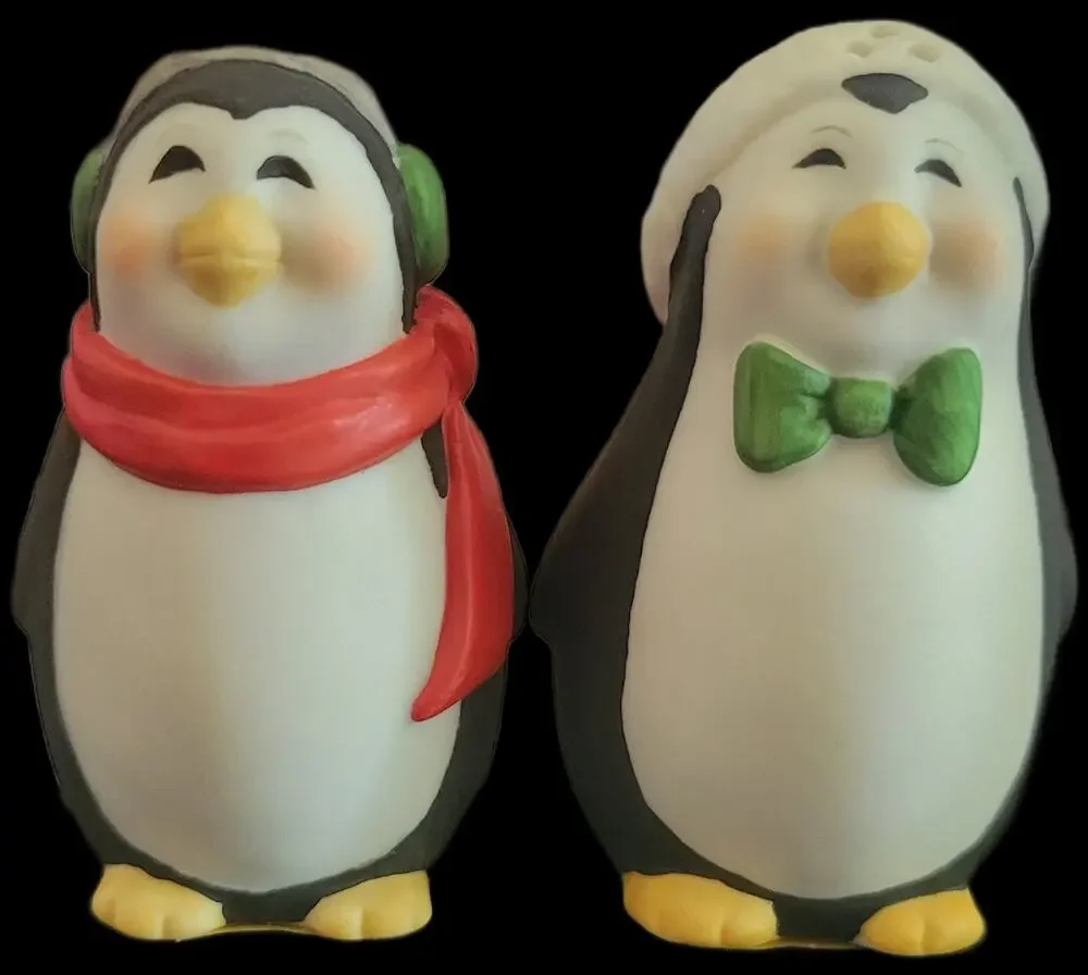 Penguin Christmas Salt & Pepper Shakers 1999 Figis 2.5